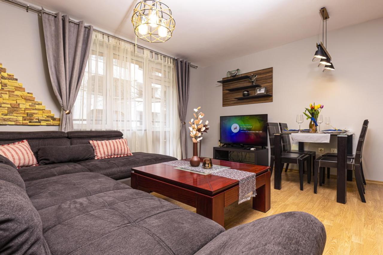 1Bd Flat With A Garage - 5 Mins To The City Centre Leilighet Plovdiv Eksteriør bilde