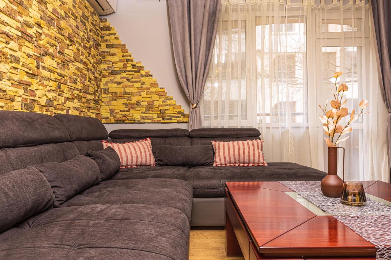 1Bd Flat With A Garage - 5 Mins To The City Centre Leilighet Plovdiv Eksteriør bilde