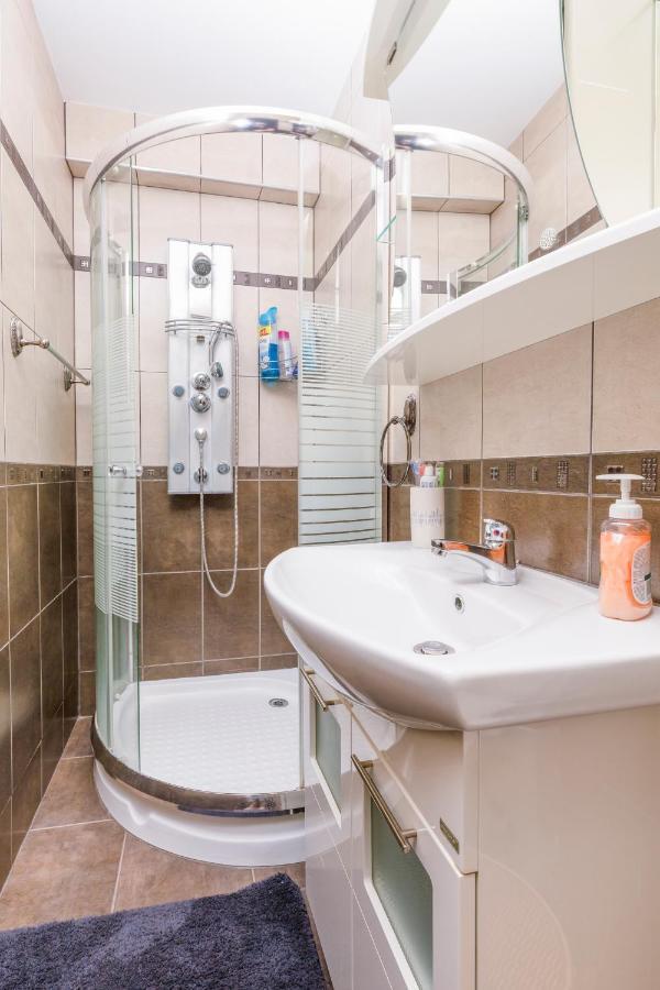1Bd Apartment - 5 Mins To The City Centre By Flat Mаnager Plovdiv Eksteriør bilde